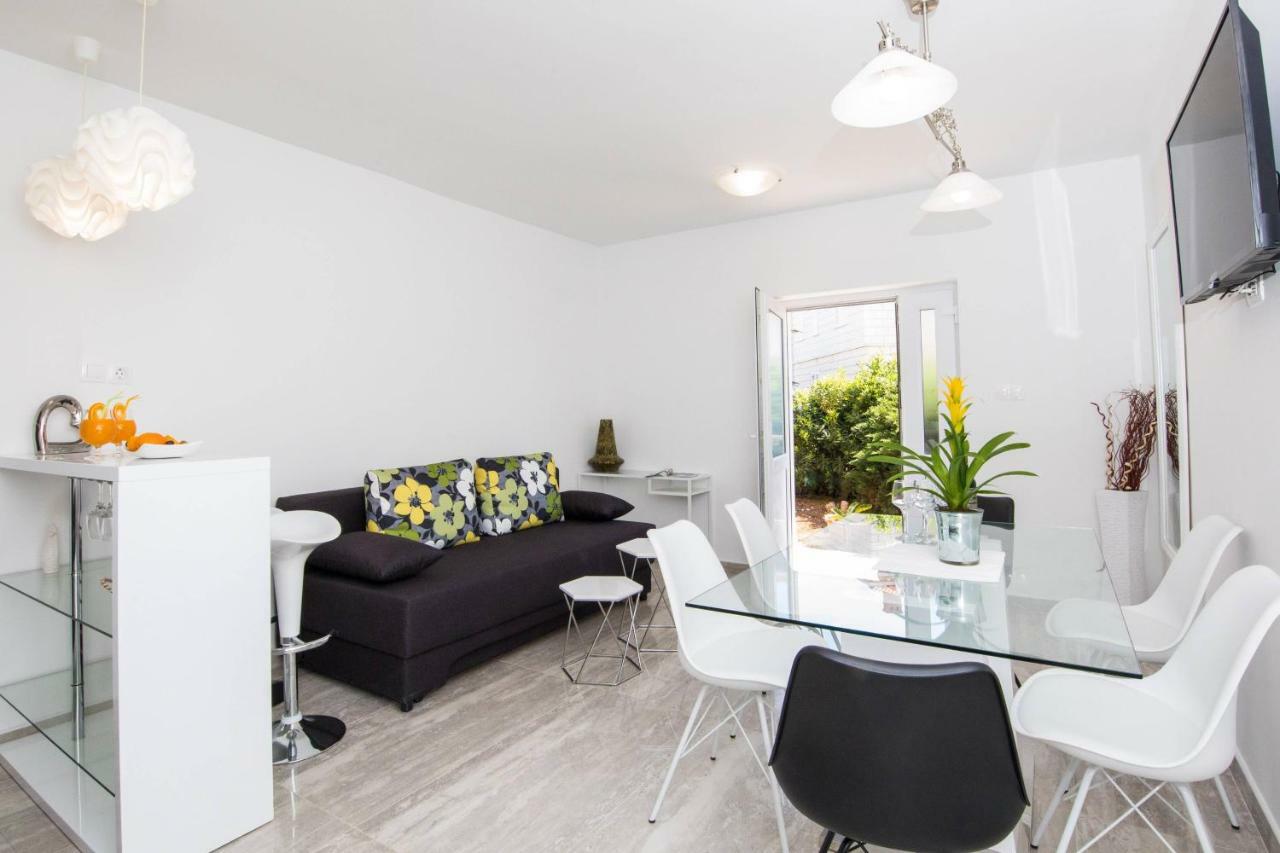 Nada 3 Apartment *